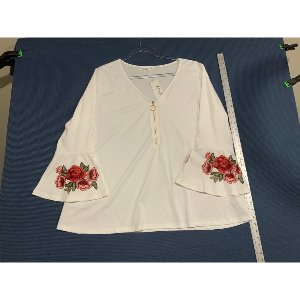 Rosegal Womens 4XL White Floral Embroidered Bell Sleeve V-Neck Ring Zip Blouse
